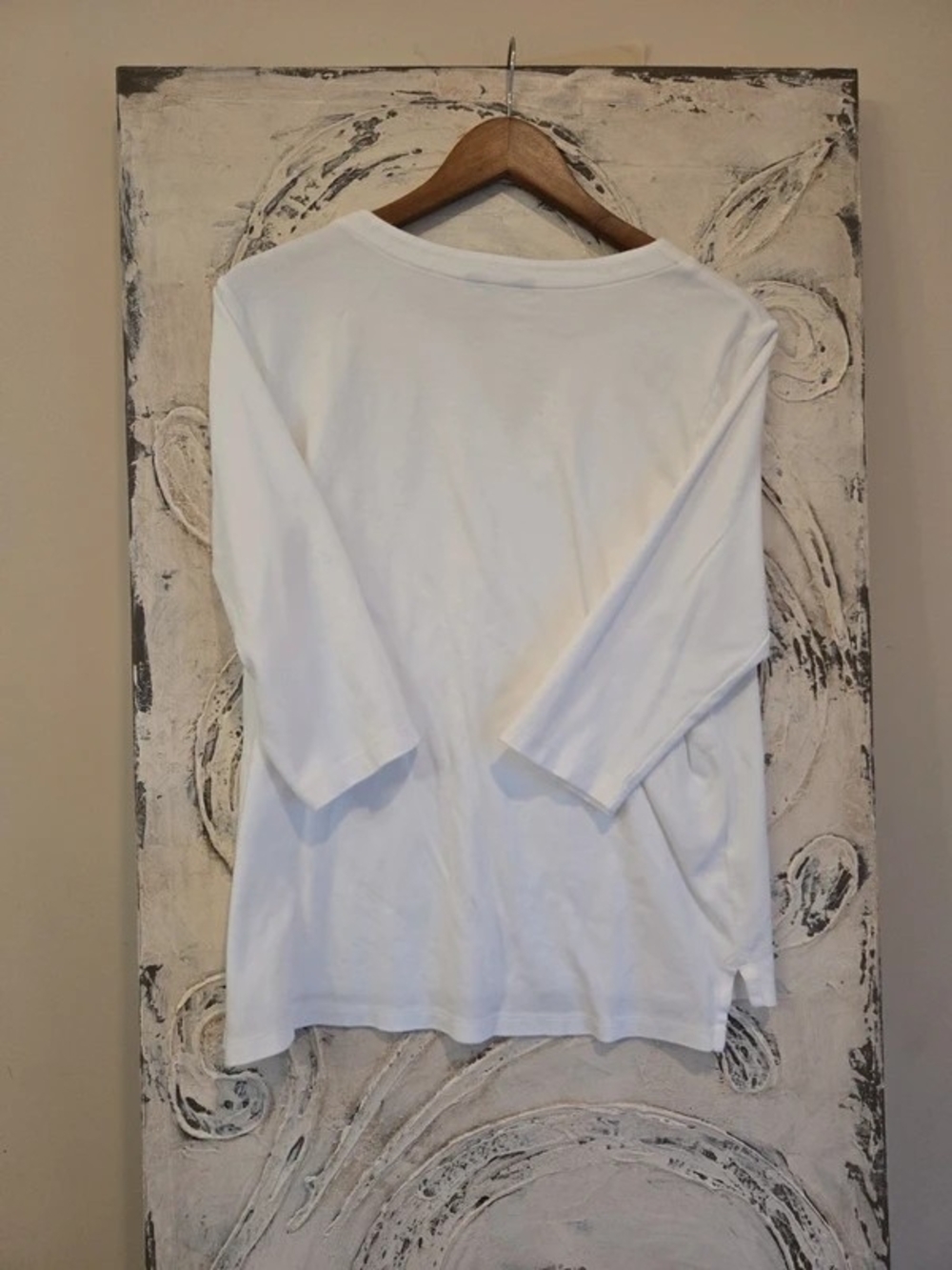 Orvis White Split V-Neck Long Sleeve Tee - Picture 4 of 4
